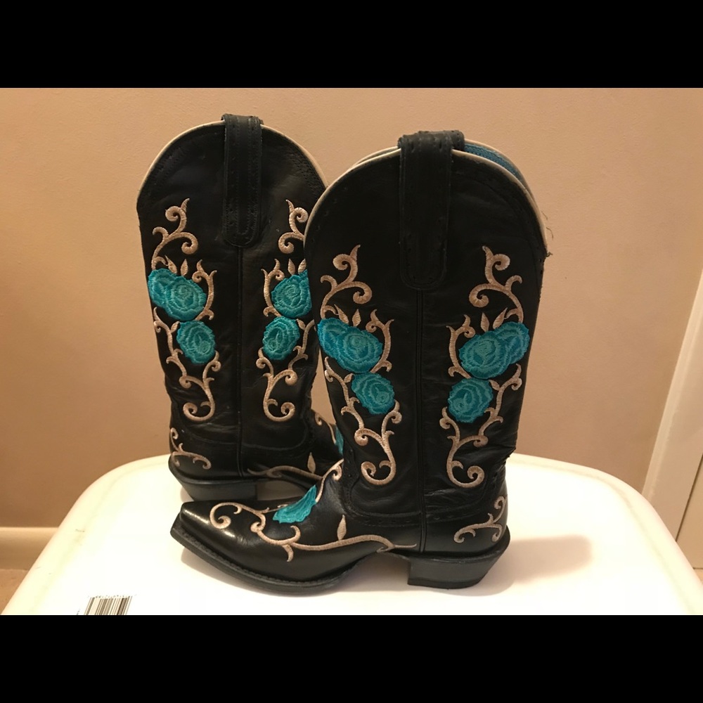 Ariat Black Embroider Turquoise Cowboy Boots